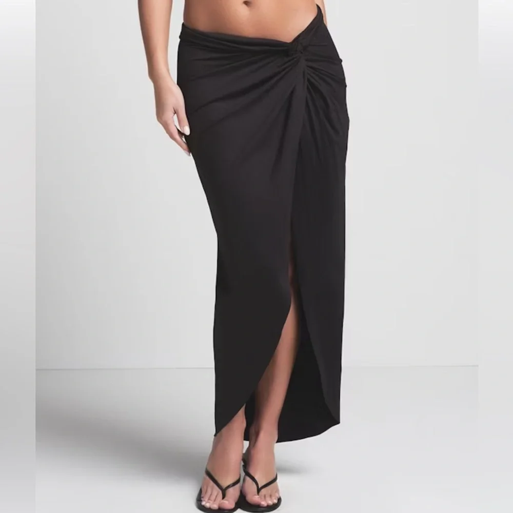 SKIMS SARONG ONIX COLOR SKIRT XS